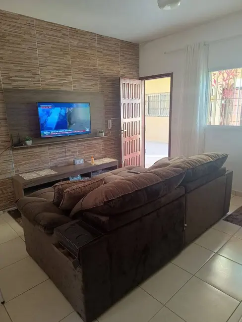 Foto 2 de Sobrado com 2 quartos à venda, 79m2 em Mongagua - SP