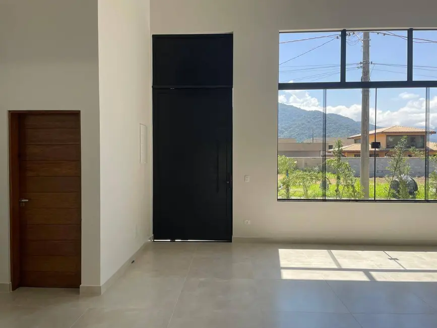 Foto 7 de Casa com 3 quartos à venda, 300m2 em Ubatuba - SP