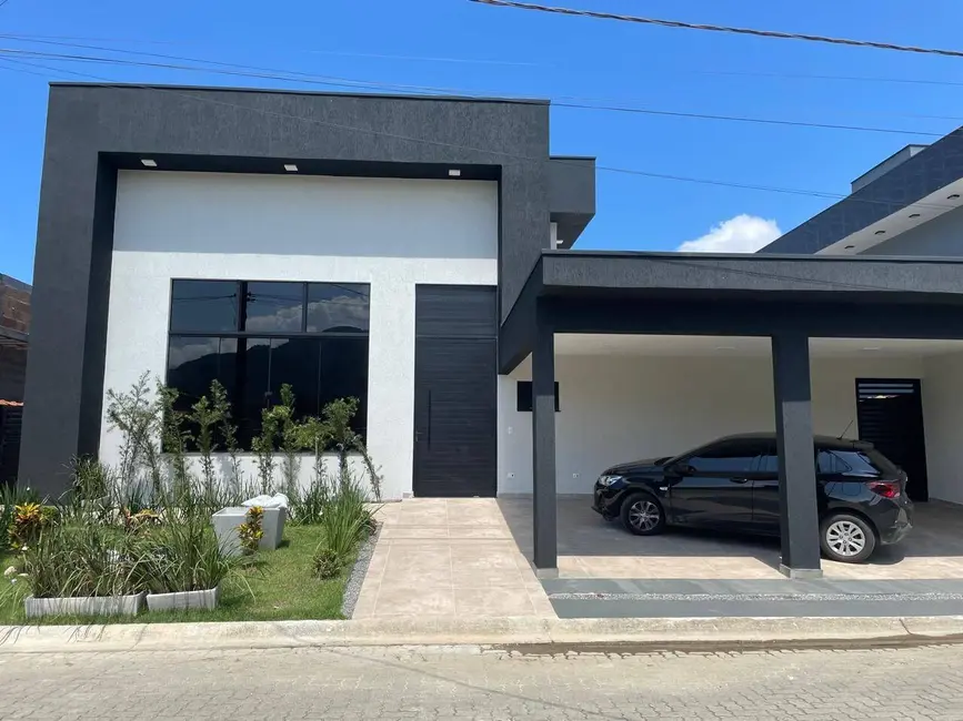 Foto 2 de Casa com 3 quartos à venda, 300m2 em Ubatuba - SP