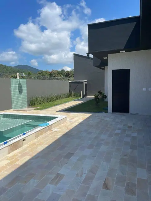 Foto 6 de Casa com 3 quartos à venda, 300m2 em Ubatuba - SP