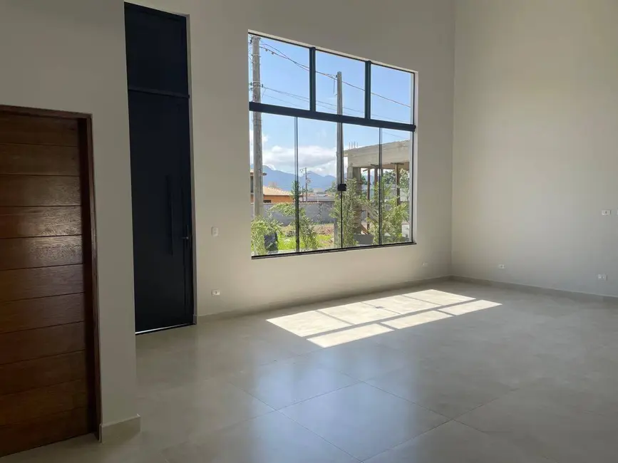 Foto 8 de Casa com 3 quartos à venda, 300m2 em Ubatuba - SP