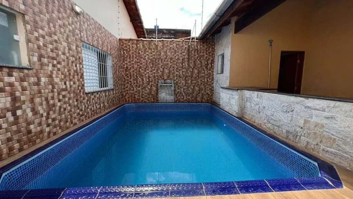 Foto 4 de Casa com 2 quartos à venda, 81m2 em Itanhaem - SP