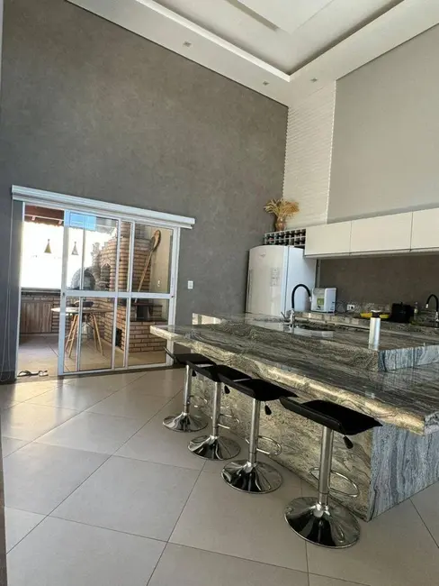 Foto 3 de Casa com 5 quartos à venda, 300m2 em Jardim dos Pinheiros, Atibaia - SP