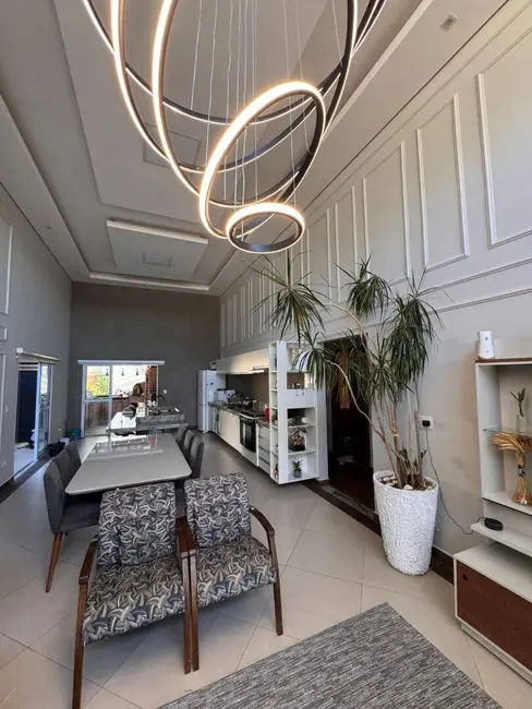 Foto 2 de Casa com 5 quartos à venda, 300m2 em Jardim dos Pinheiros, Atibaia - SP