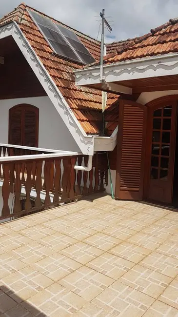 Foto 8 de Sobrado com 3 quartos à venda, 206m2 em Campos Do Jordao - SP