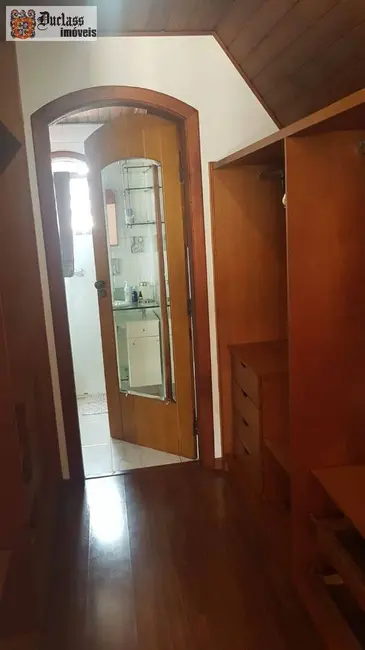 Foto 7 de Sobrado com 3 quartos à venda, 206m2 em Campos Do Jordao - SP