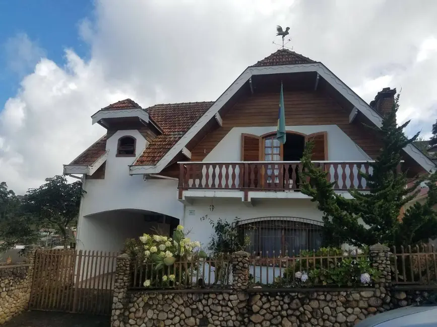 Foto 1 de Sobrado com 3 quartos à venda, 206m2 em Campos Do Jordao - SP