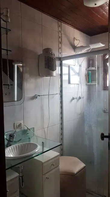 Foto 6 de Sobrado com 3 quartos à venda, 206m2 em Campos Do Jordao - SP