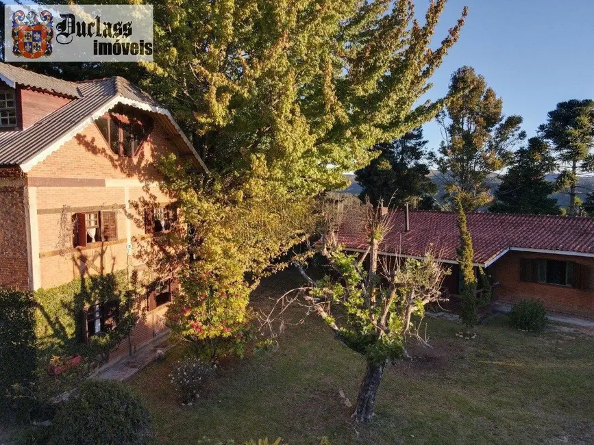 Foto 2 de Casa com 3 quartos à venda, 280m2 em Campos Do Jordao - SP