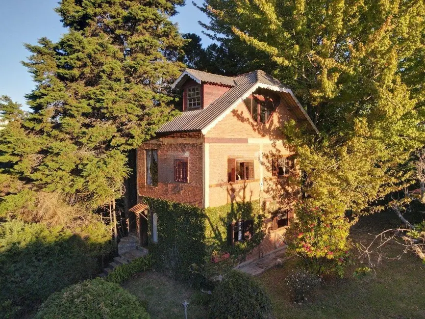 Foto 5 de Casa com 3 quartos à venda, 280m2 em Campos Do Jordao - SP