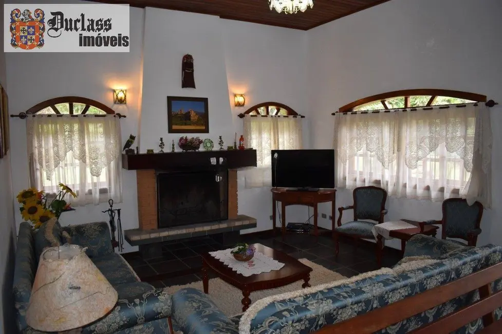 Foto 2 de Casa com 3 quartos à venda, 292m2 em Campos Do Jordao - SP