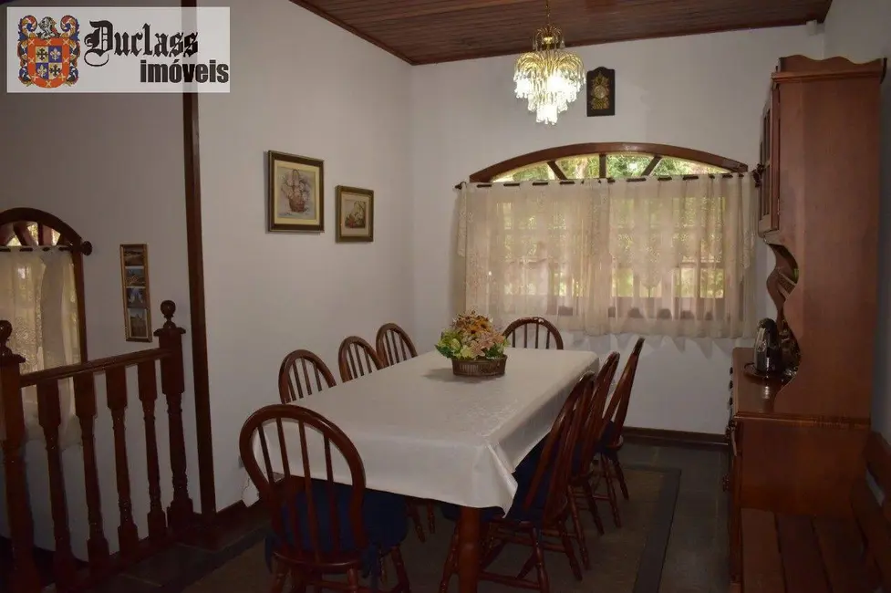 Foto 6 de Casa com 3 quartos à venda, 292m2 em Campos Do Jordao - SP