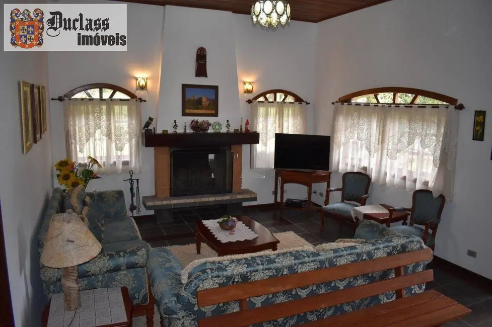 Foto 4 de Casa com 3 quartos à venda, 292m2 em Campos Do Jordao - SP