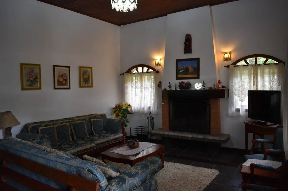 Foto 8 de Casa com 3 quartos à venda, 292m2 em Campos Do Jordao - SP