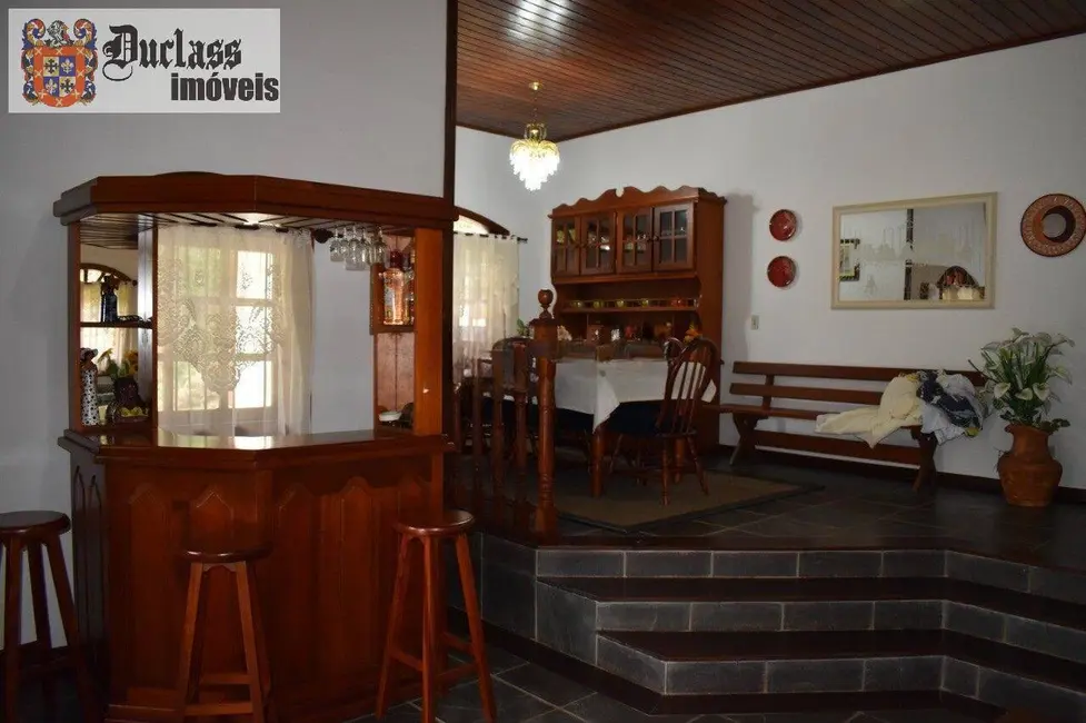 Foto 9 de Casa com 3 quartos à venda, 292m2 em Campos Do Jordao - SP