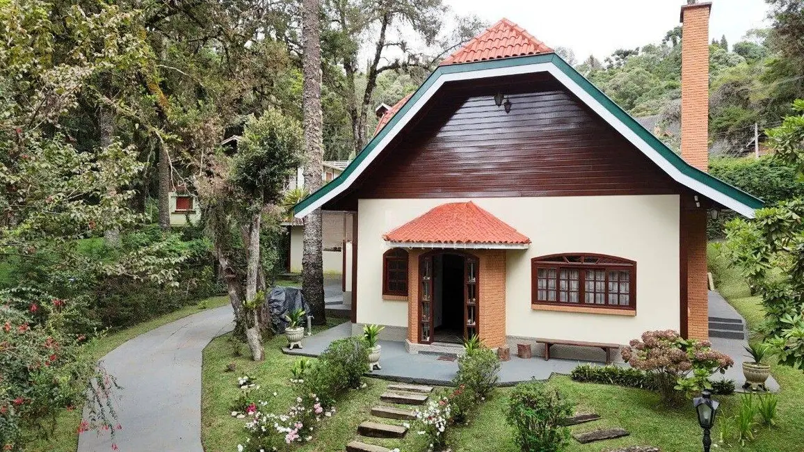 Foto 1 de Casa com 3 quartos à venda, 292m2 em Campos Do Jordao - SP