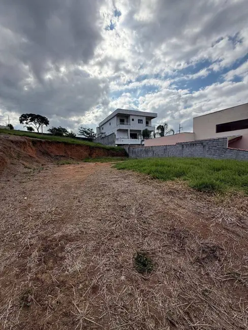 Terreno / Lote à venda, 490m2 em Centro, Extrema - MG - imagem 1 Foto 1 de Terreno / Lote à venda, 490m2 em Centro, Extrema - MG