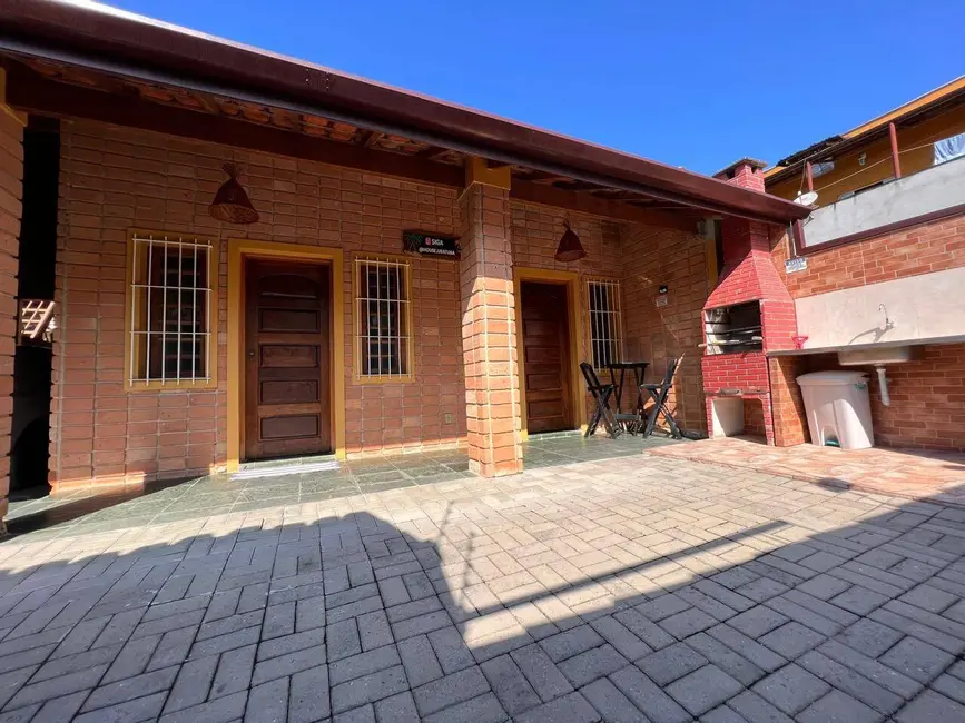 Foto 1 de Sobrado com 4 quartos à venda, 193m2 em Ubatuba - SP