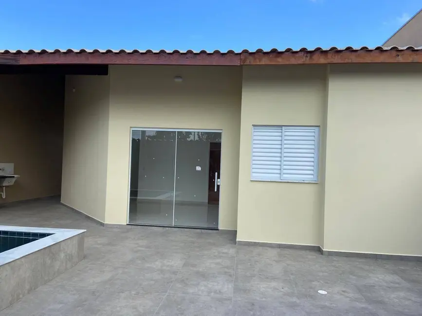 Foto 2 de Casa com 3 quartos à venda, 77m2 em Itanhaem - SP