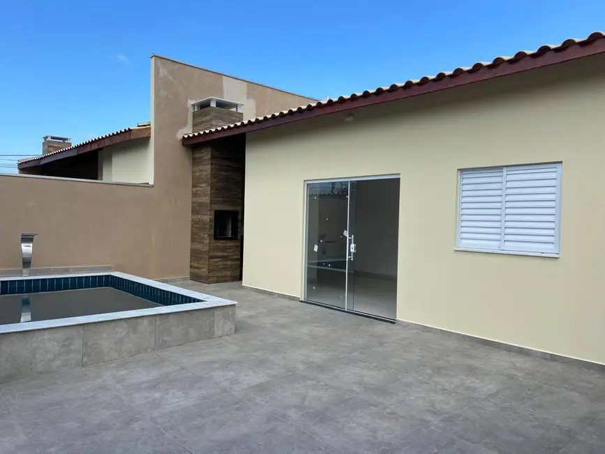 Foto 1 de Casa com 3 quartos à venda, 73m2 em Itanhaem - SP
