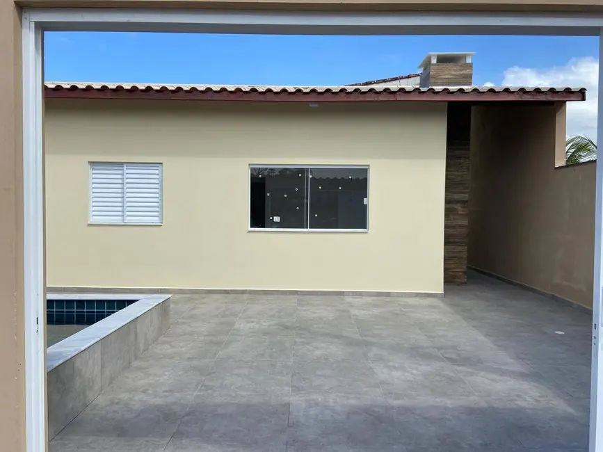 Foto 2 de Casa com 3 quartos à venda, 70m2 em Itanhaem - SP