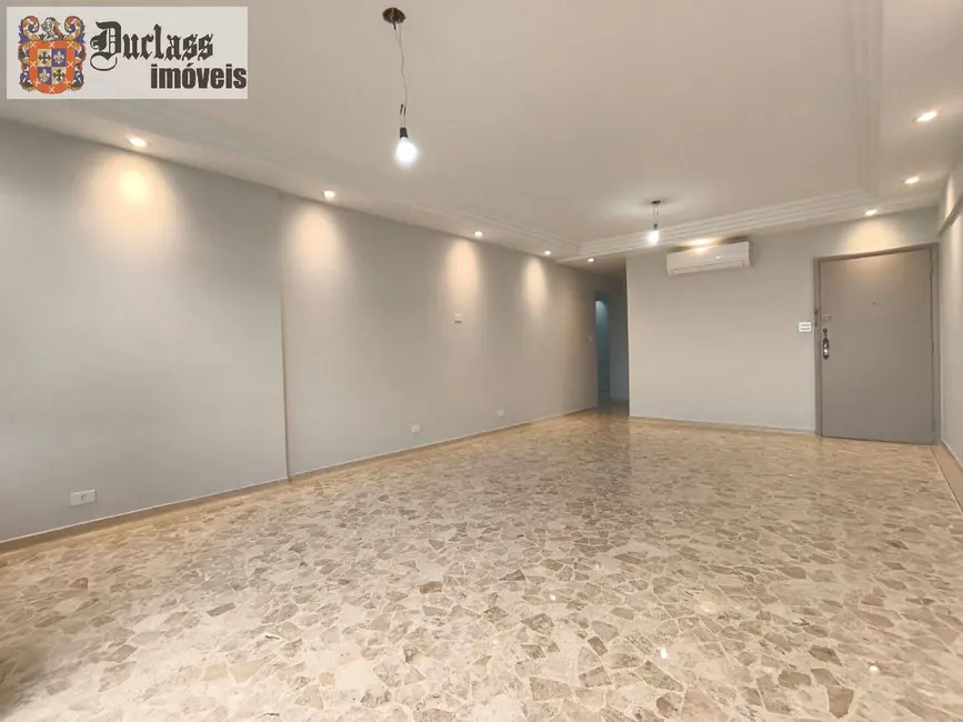 Apartamento com 4 quartos para alugar, 212m2 em Ponta da Praia, Santos - SP - imagem 8 Foto 8 de Apartamento com 4 quartos para alugar, 212m2 em Ponta da Praia, Santos - SP