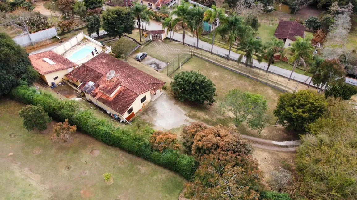 Foto 1 de Chácara com 3 quartos à venda, 200m2 em Extrema - MG