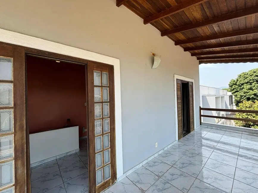 Foto 9 de Sobrado com 3 quartos à venda, 182m2 em Pontal de Santa Marina, Caraguatatuba - SP