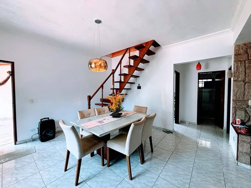 Foto 2 de Sobrado com 3 quartos à venda, 182m2 em Pontal de Santa Marina, Caraguatatuba - SP