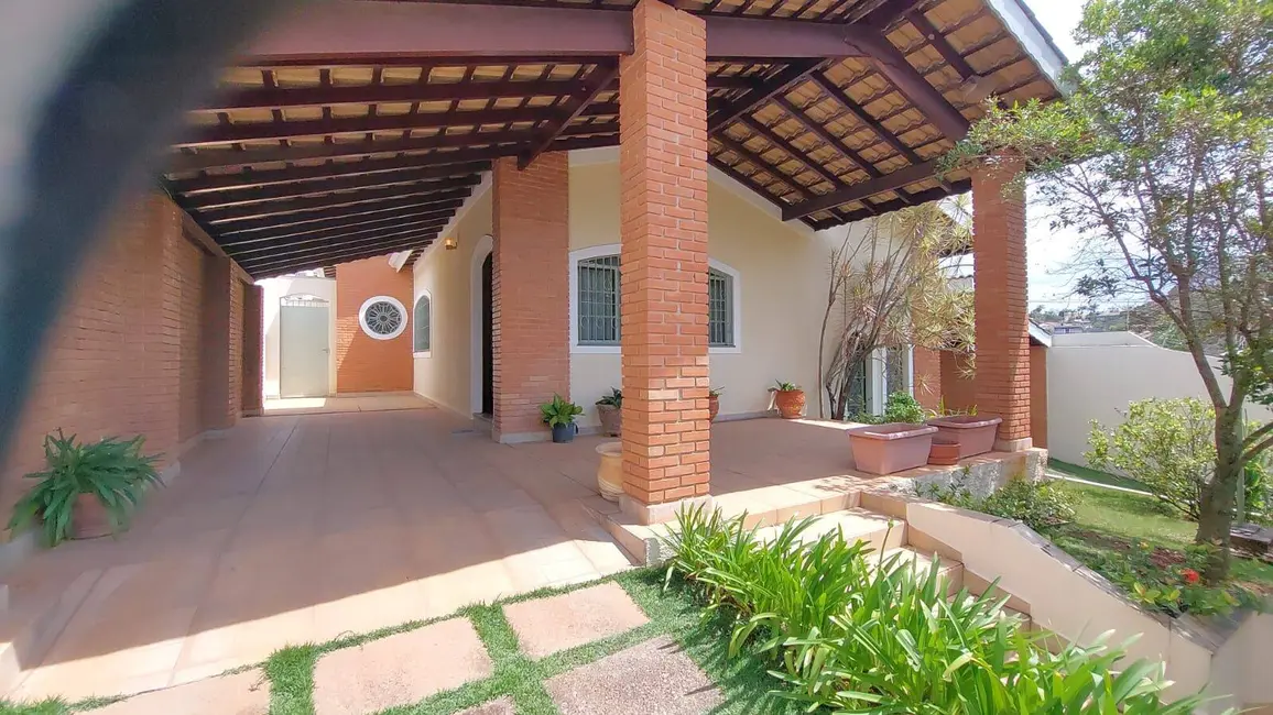 Foto 1 de Casa com 3 quartos à venda, 301m2 em Jardim Itaperi, Atibaia - SP