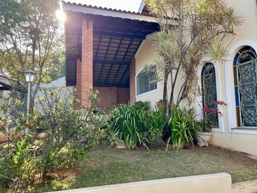 Foto 2 de Casa com 3 quartos à venda, 301m2 em Jardim Itaperi, Atibaia - SP