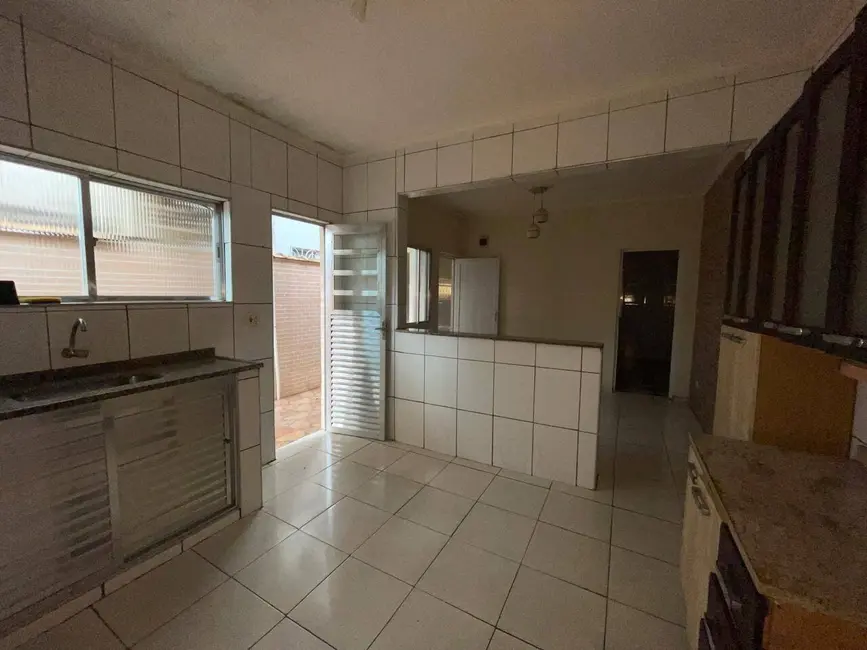 Foto 2 de Casa com 2 quartos à venda, 180m2 em Catiapoa, Sao Vicente - SP