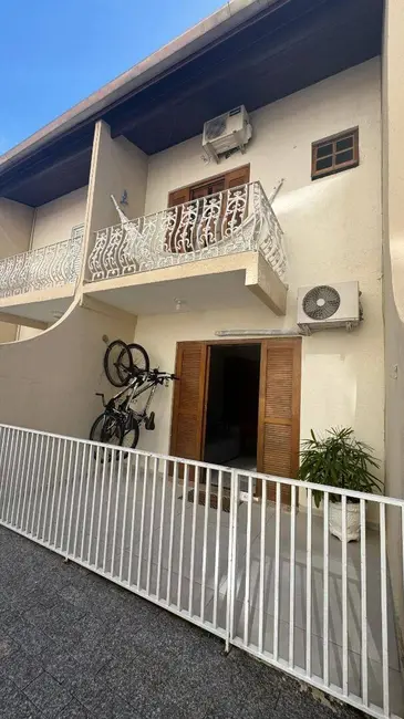 Foto 4 de Sobrado com 2 quartos à venda, 64m2 em Martim de Sá, Caraguatatuba - SP