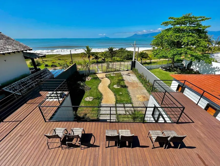Foto 2 de Sobrado com 3 quartos à venda, 141m2 em Balneário Copacabana, Caraguatatuba - SP