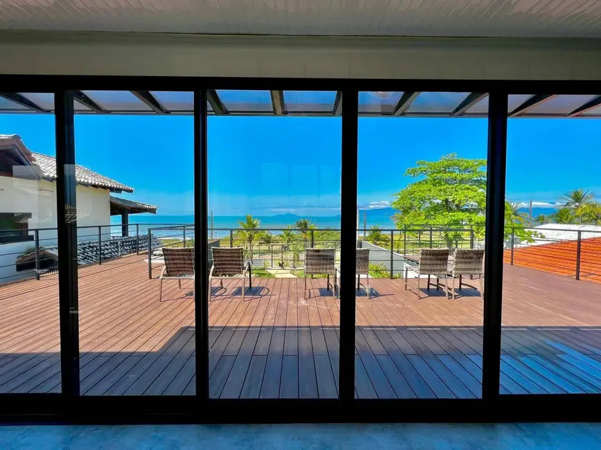 Foto 6 de Sobrado com 3 quartos à venda, 141m2 em Balneário Copacabana, Caraguatatuba - SP