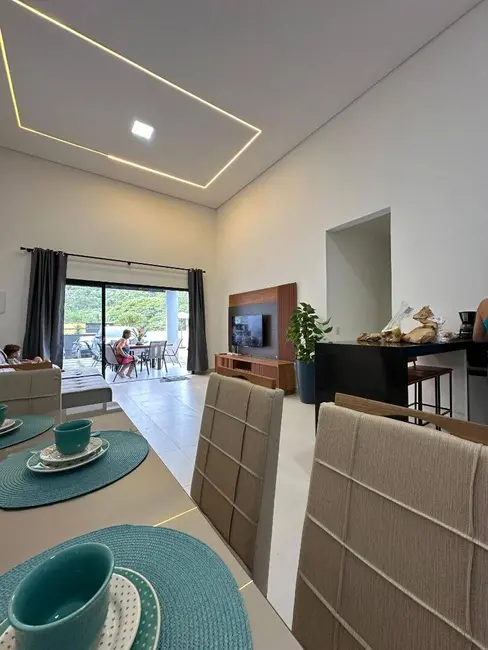 Foto 3 de Casa com 3 quartos à venda, 170m2 em Rancho Caioçara, Atibaia - SP