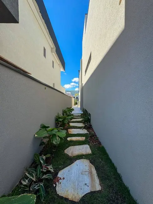 Foto 8 de Sobrado com 3 quartos à venda, 236m2 em Vila Santista, Atibaia - SP