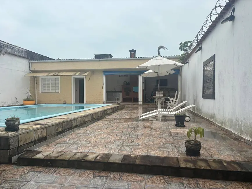 Foto 1 de Casa com 3 quartos à venda, 257m2 em Mongagua - SP