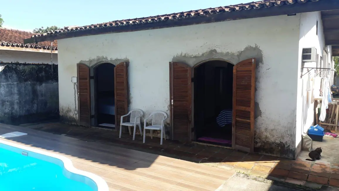 Foto 1 de Casa com 4 quartos à venda, 180m2 em Jardim Virgínia, Guaruja - SP