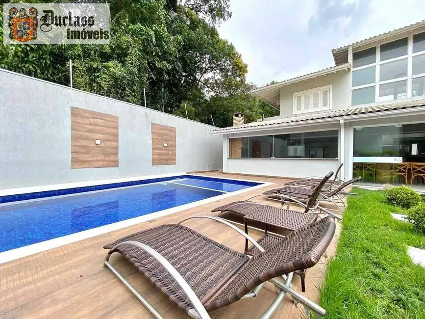Sobrado com 5 quartos à venda, 245m2 em Balneário Praia do Pernambuco, Guaruja - SP - imagem 1 Foto 1 de Sobrado com 5 quartos à venda, 245m2 em Balneário Praia do Pernambuco, Guaruja - SP