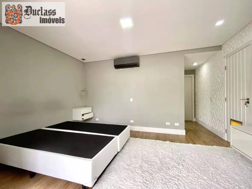 Sobrado com 5 quartos à venda, 245m2 em Balneário Praia do Pernambuco, Guaruja - SP - imagem 9 Foto 9 de Sobrado com 5 quartos à venda, 245m2 em Balneário Praia do Pernambuco, Guaruja - SP