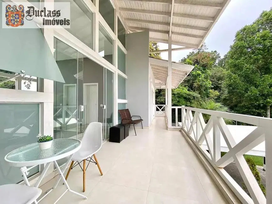 Sobrado com 5 quartos à venda, 245m2 em Balneário Praia do Pernambuco, Guaruja - SP - imagem 2 Foto 2 de Sobrado com 5 quartos à venda, 245m2 em Balneário Praia do Pernambuco, Guaruja - SP