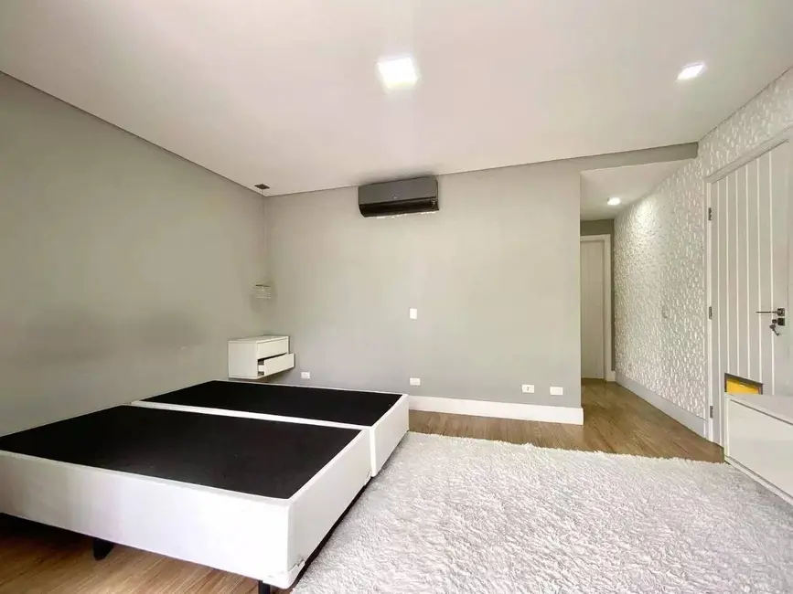 Foto 9 de Sobrado com 5 quartos à venda, 245m2 em Balneário Praia do Pernambuco, Guaruja - SP