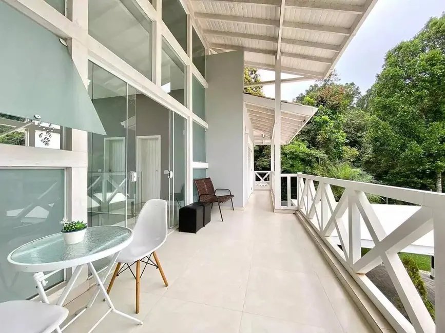 Foto 2 de Sobrado com 5 quartos à venda, 245m2 em Balneário Praia do Pernambuco, Guaruja - SP