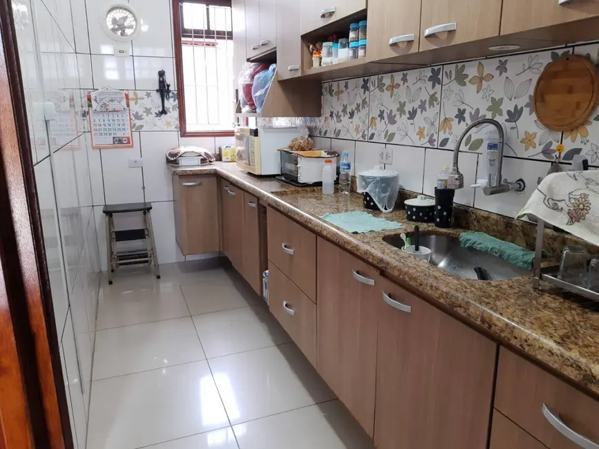 Foto 8 de Sobrado com 4 quartos à venda, 86m2 em Mongagua - SP