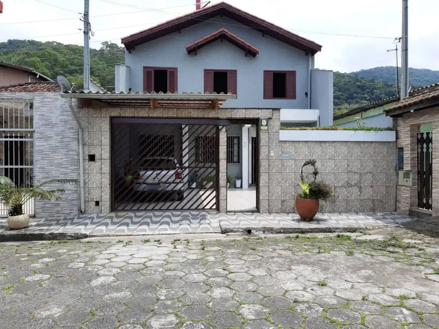 Foto 1 de Sobrado com 4 quartos à venda, 86m2 em Mongagua - SP