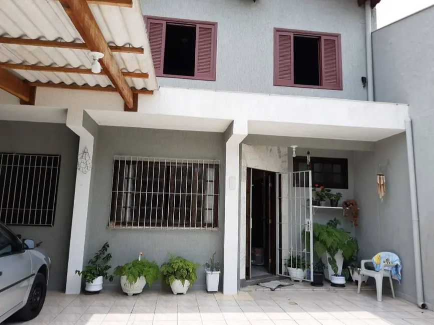 Foto 2 de Sobrado com 4 quartos à venda, 86m2 em Mongagua - SP