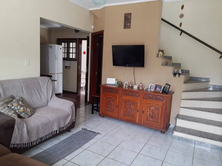 Foto 5 de Sobrado com 4 quartos à venda, 86m2 em Mongagua - SP