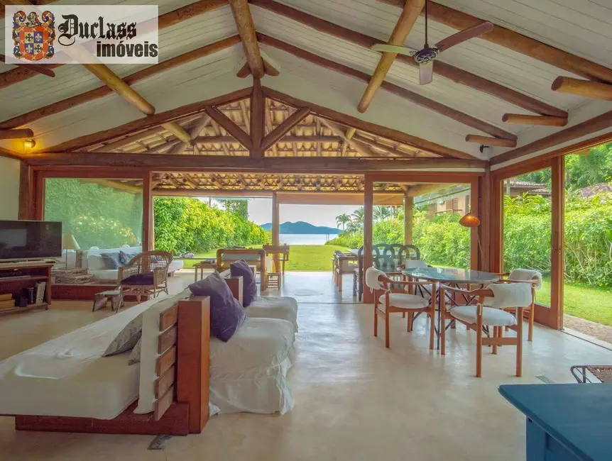 Casa com 3 quartos à venda, 200m2 em Ubatuba - SP - imagem 9 Foto 9 de Casa com 3 quartos à venda, 200m2 em Ubatuba - SP