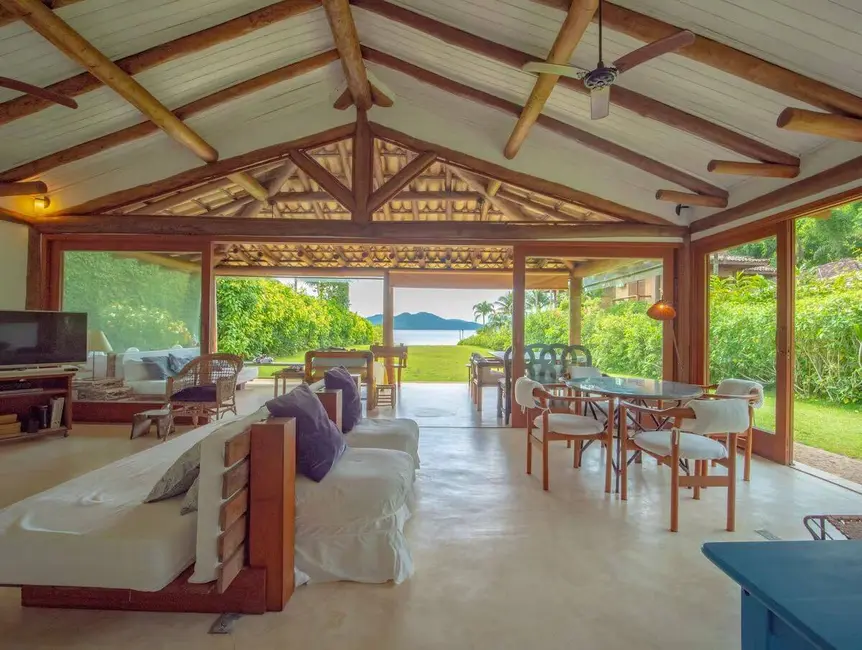 Foto 9 de Casa com 3 quartos à venda, 200m2 em Ubatuba - SP